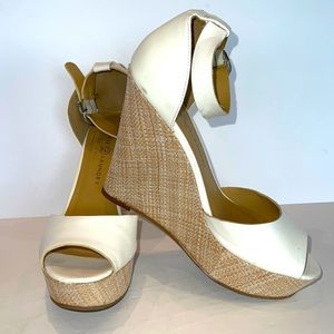 Chinese Laundry Wedge